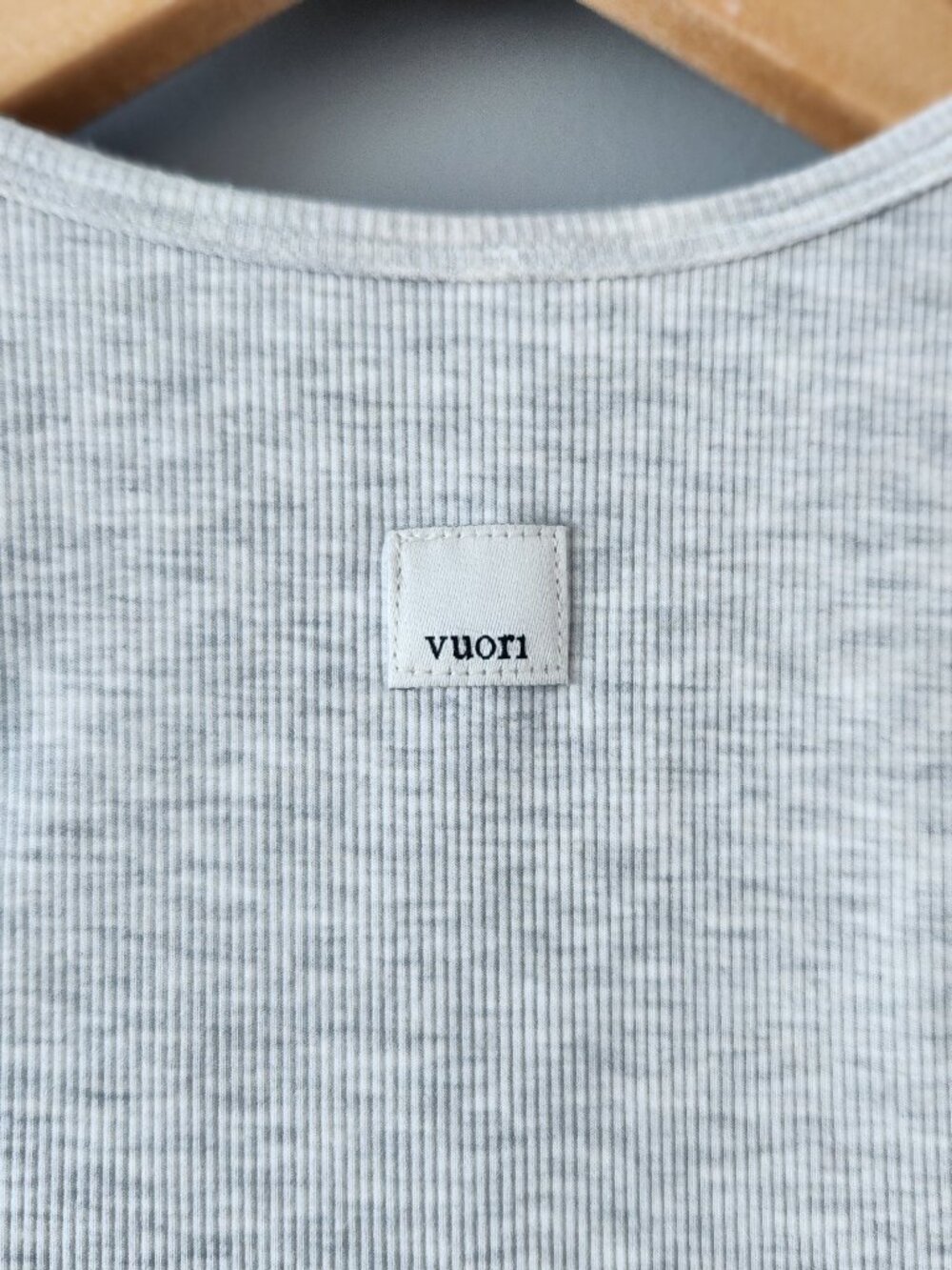 Vuori Pose Plyo Tank Top - Size Small - White Heather Grey - VW1009 - Picture 3 of 4